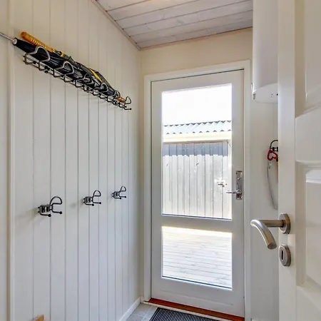 Aimo - 1-8km From The Sea By Interhome