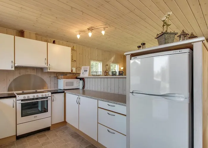 Aimo - 1-8km From The Sea By Interhome